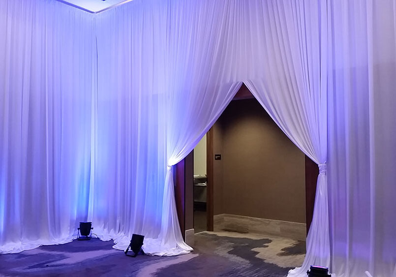 Lake-Washignton-Hyatt-light-and-drape